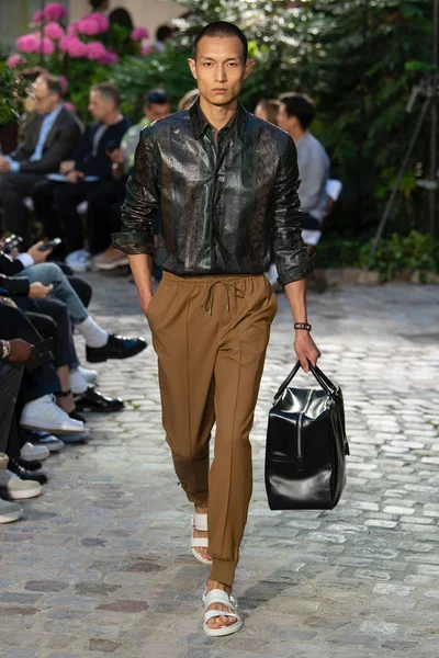 Look 34